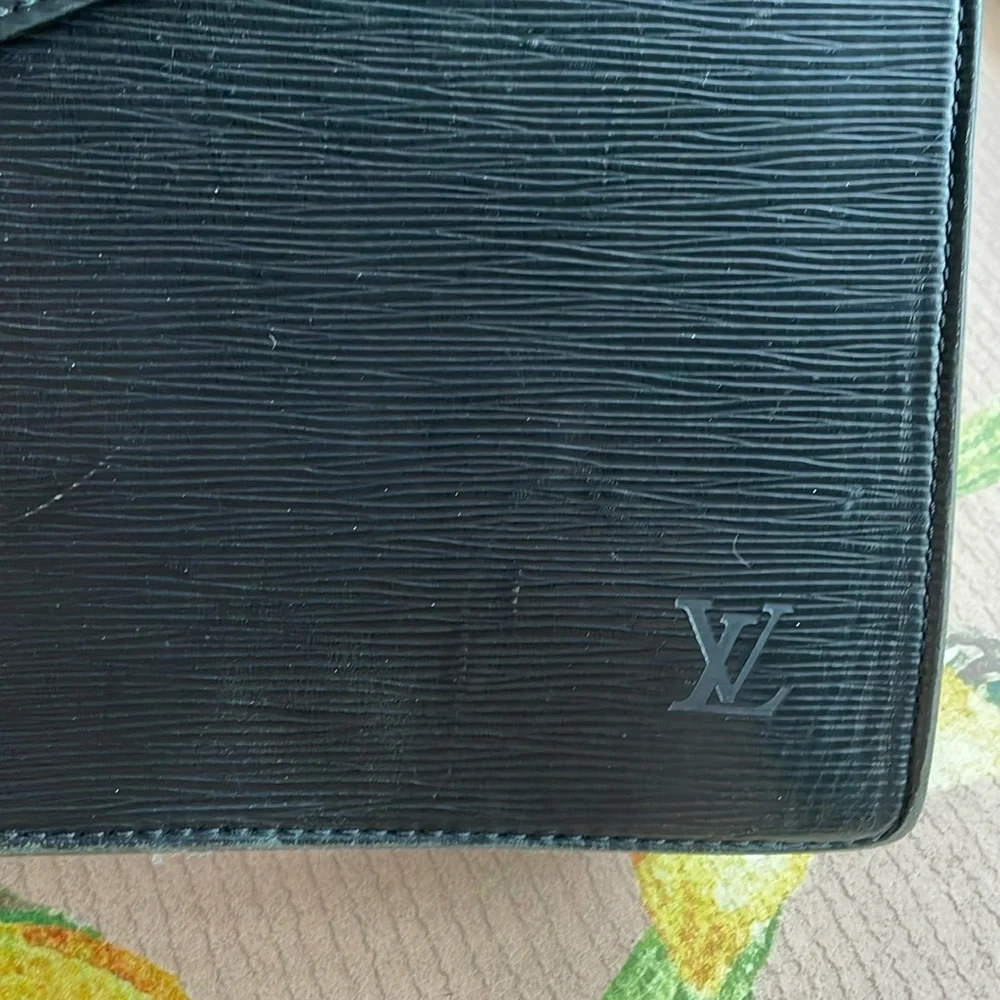 🚨LOUIS VUITTON🚨Black Epi Leather Serviette briefcase/business bag (minor wear)